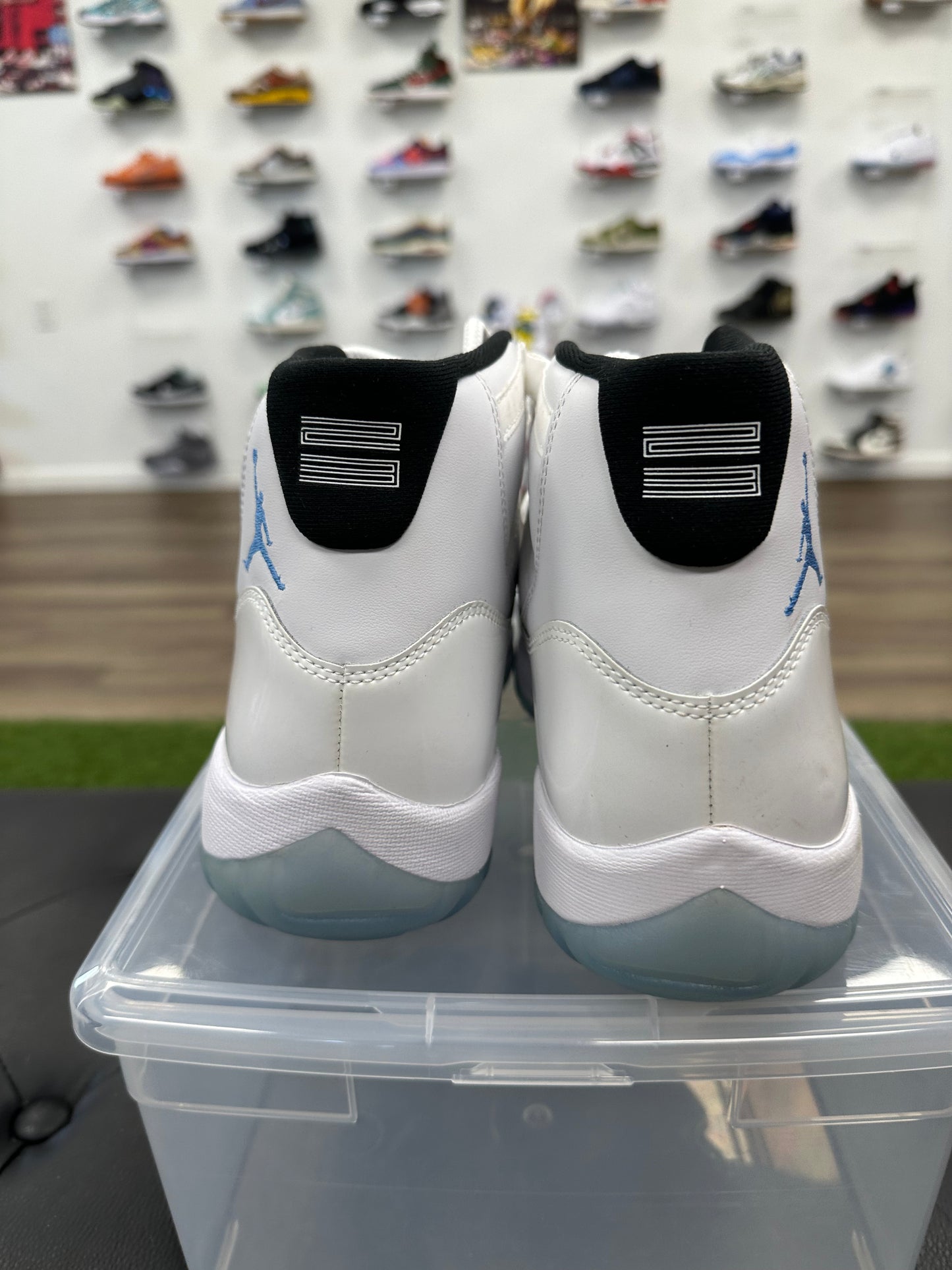 Jordan 11 Retro Legend Blue (2024) - Size 11 (U)