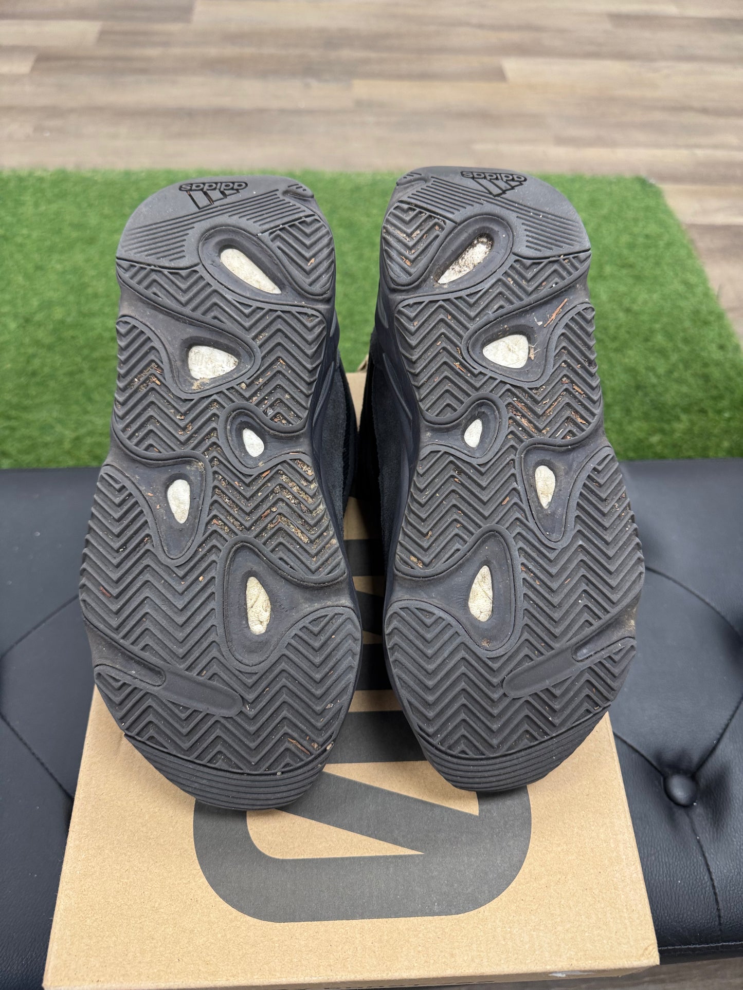 adidas Yeezy Boost 700 V2 Vanta - Mens (U9) (2)