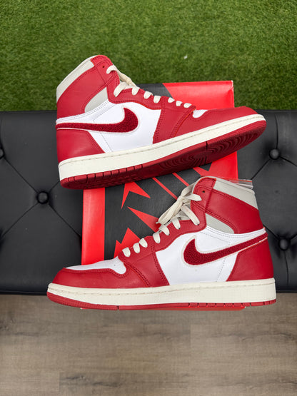 Jordan 1 Retro High OG Varsity Red - Mens (U9)
