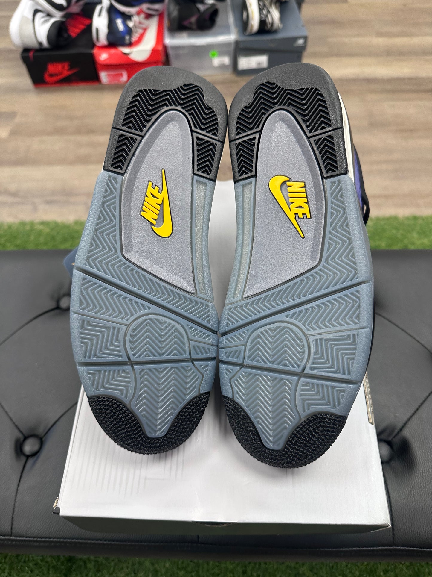 Jordan 4 Retro Lakers - Size 9