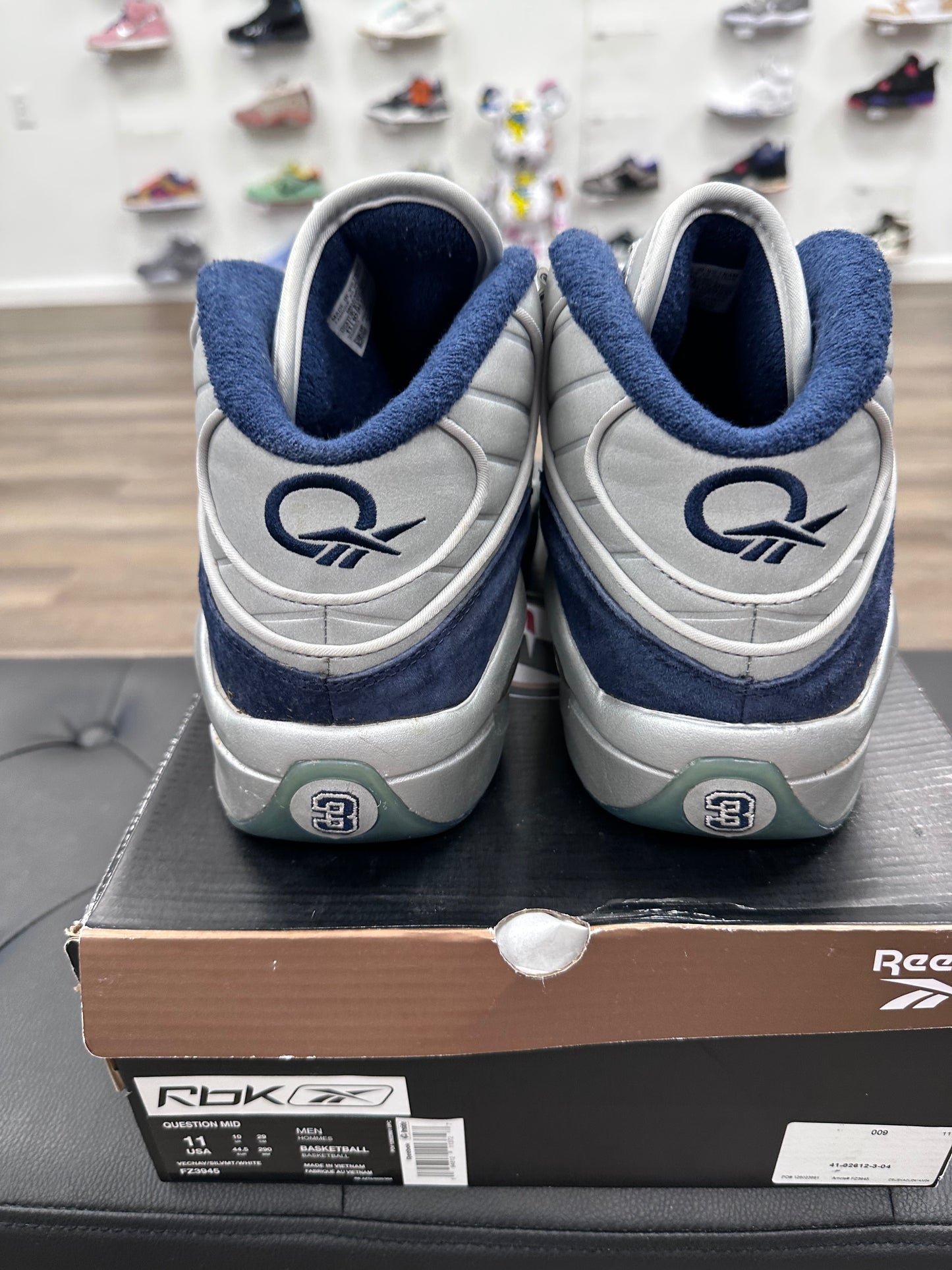 Reebok Question Mid Georgetown Football - Size 11 (U)