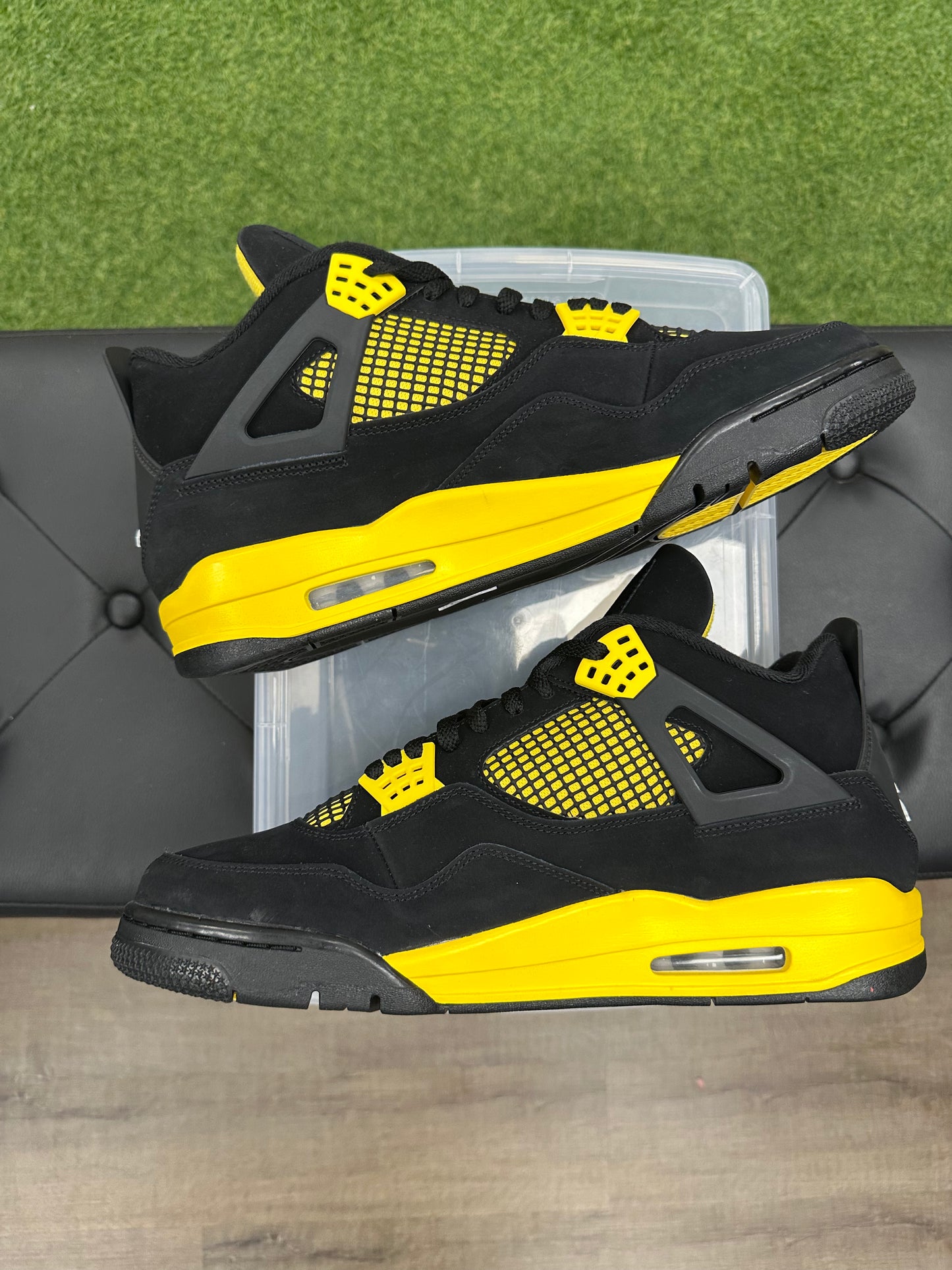 Jordan 4 Retro Thunder (2023) - Mens