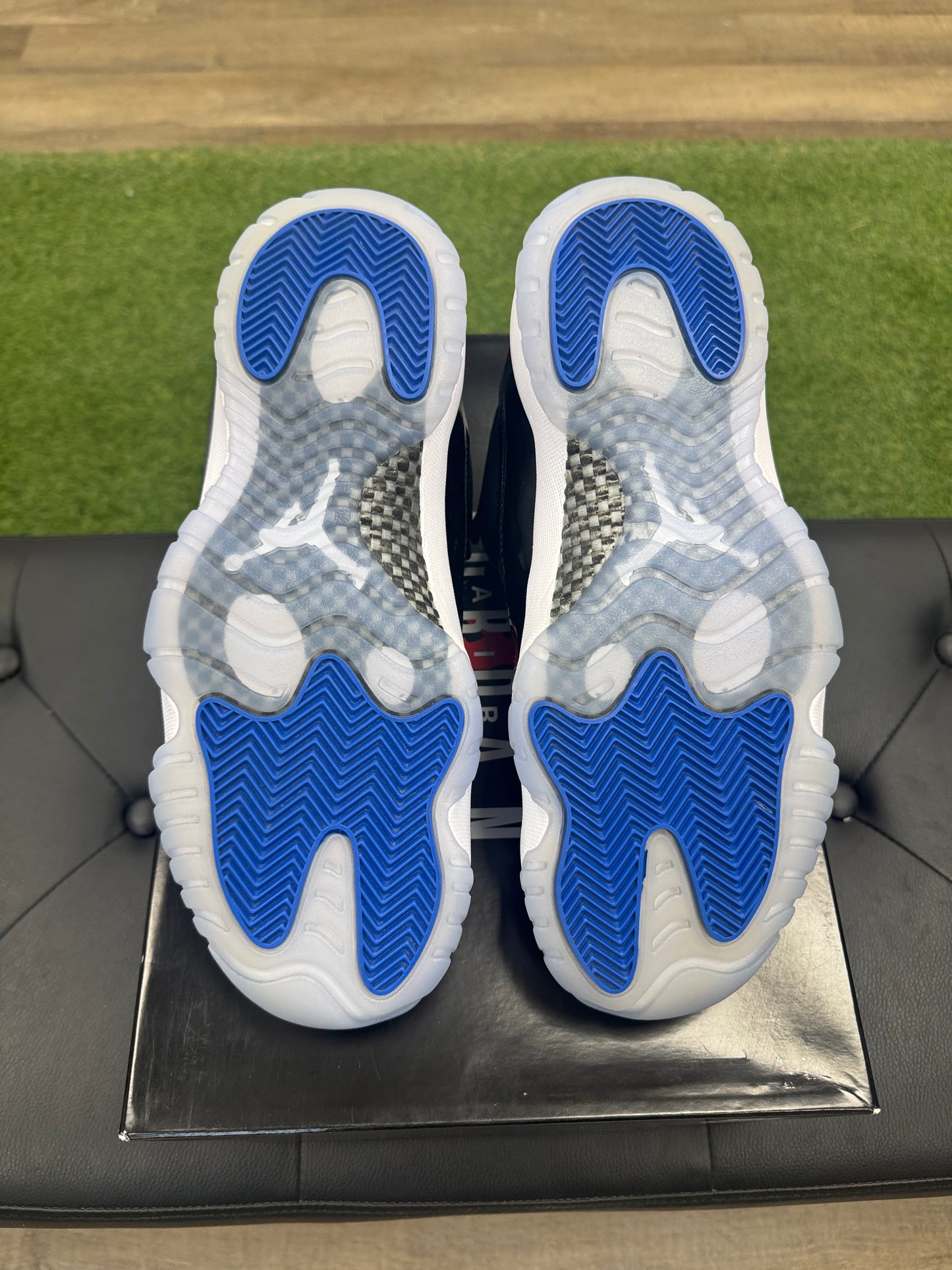 Jordan 11 Retro Low Space Jam - Size 9.5 (U)