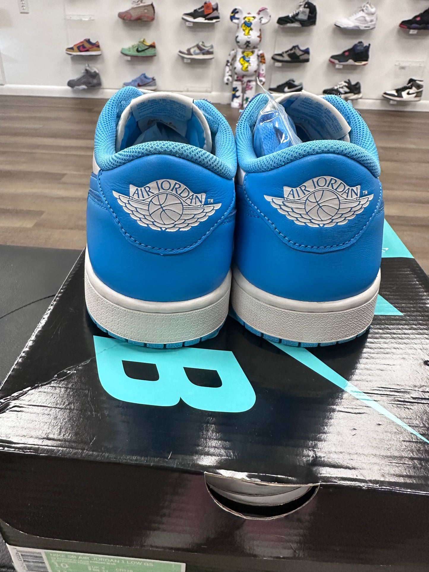 Jordan 1 Low SB UNC - Size 10 (U)