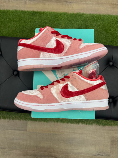 Nike SB Dunk Low StrangeLove Skateboards - Size 10.5