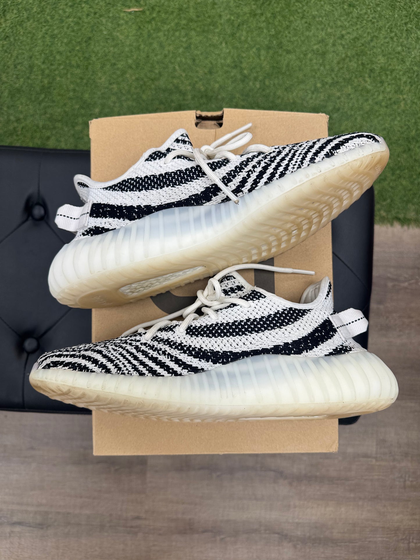 adidas Yeezy Boost 350 V2 Zebra - Size 10 (U)
