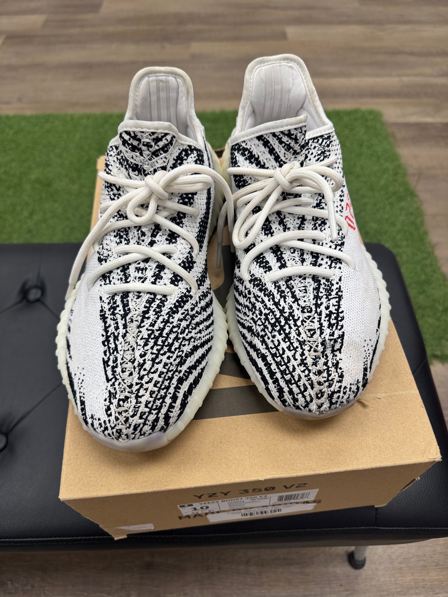 adidas Yeezy Boost 350 V2 Zebra - Size 10 (U)