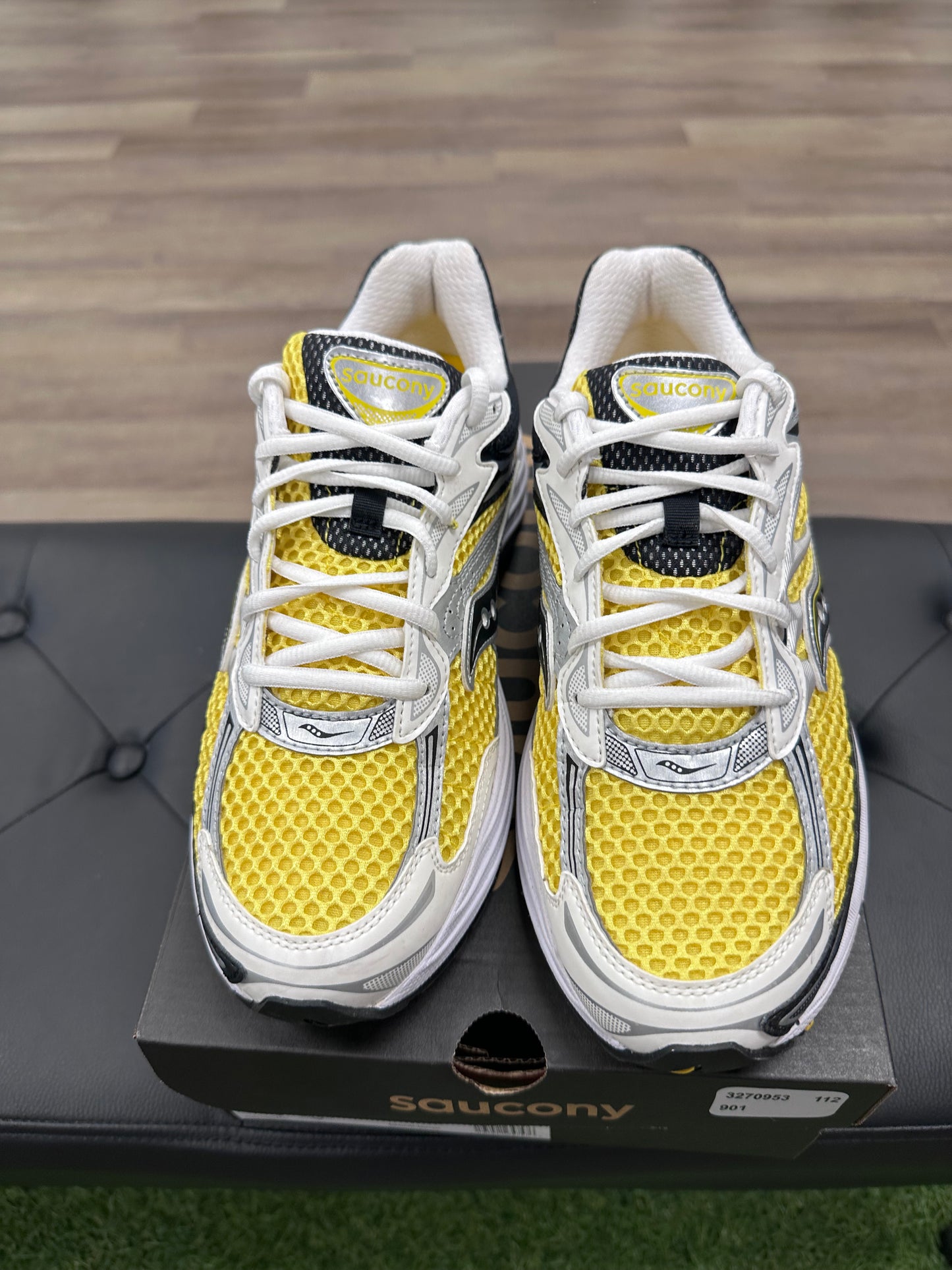 Saucony ProGrid Omni 9 ViZi Gold Metallic Silver - Size 9 (U)