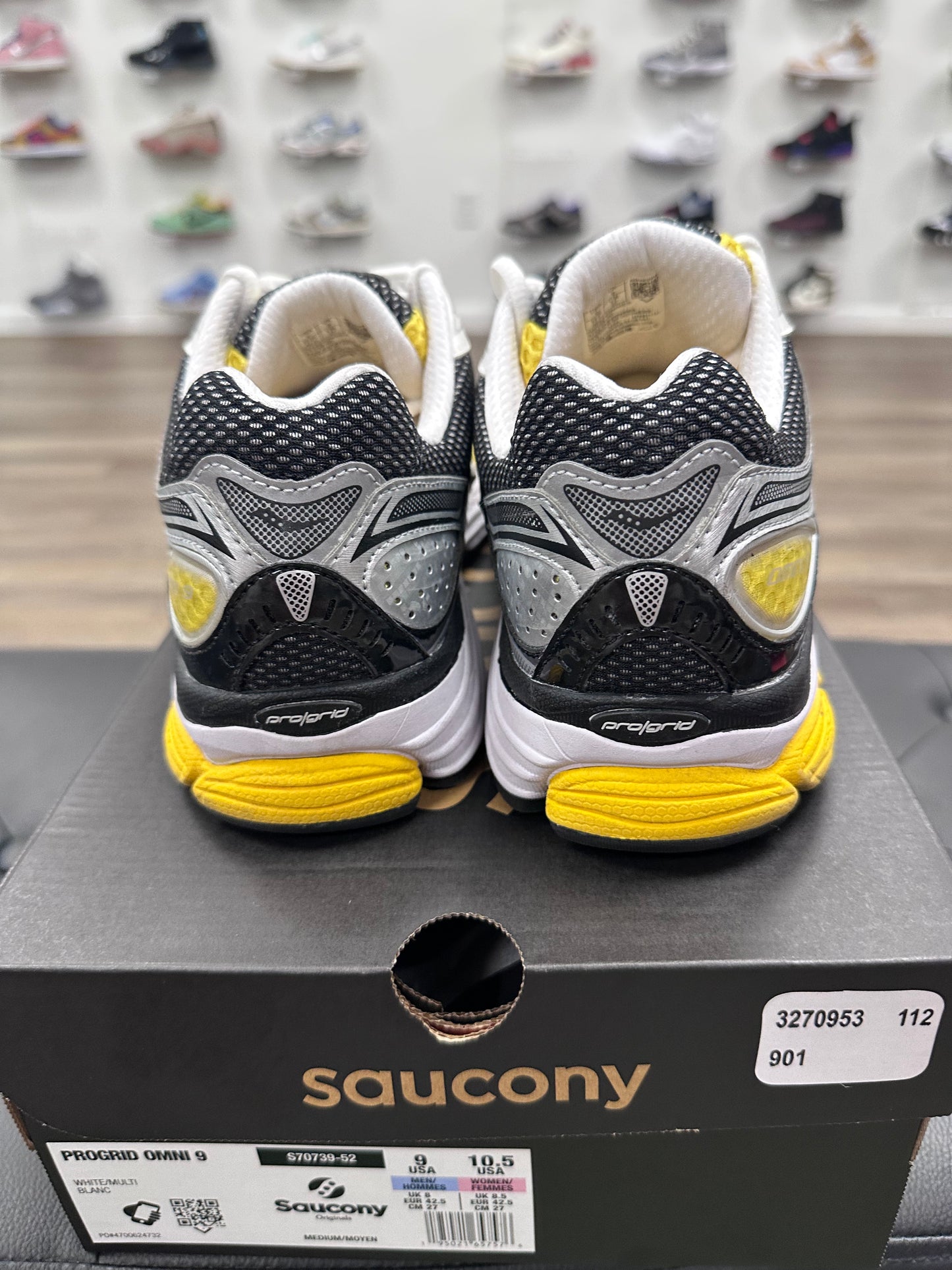 Saucony ProGrid Omni 9 ViZi Gold Metallic Silver - Size 9 (U)
