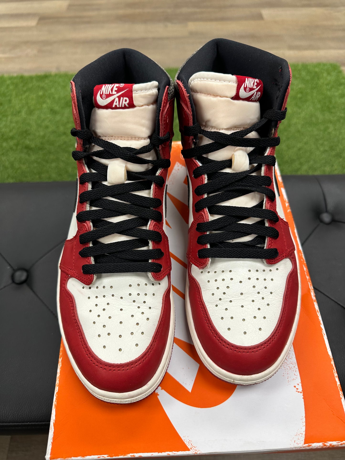 Jordan 1 Retro High OG Chicago Lost and Found - Size 10.5 (U)