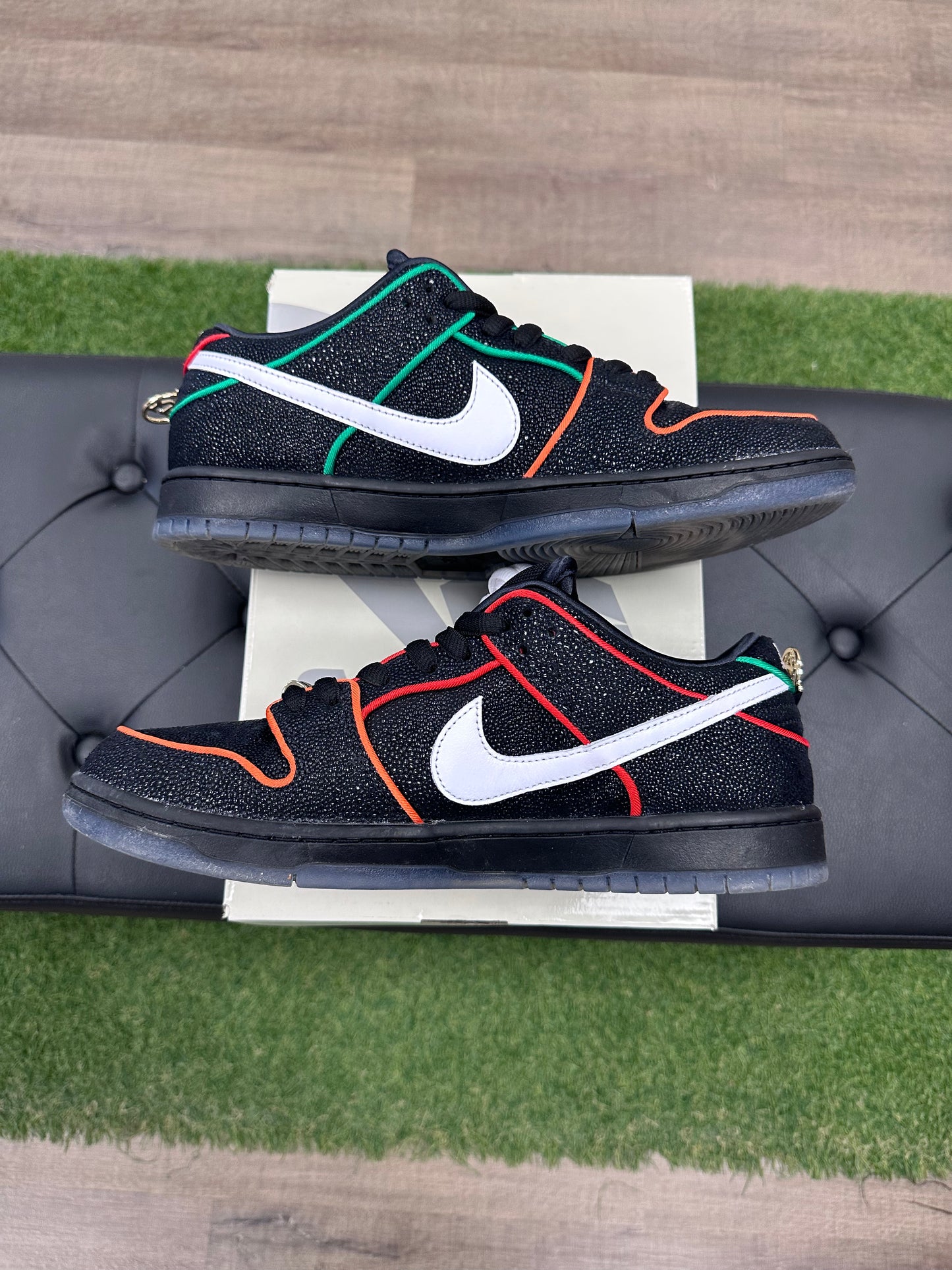 Nike SB Dunk Low Bronx Girls Skate - Size 11.5 (U)