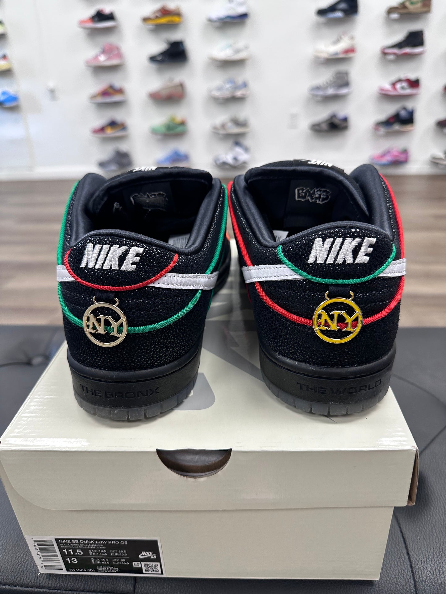 Nike SB Dunk Low Bronx Girls Skate - Size 11.5 (U)