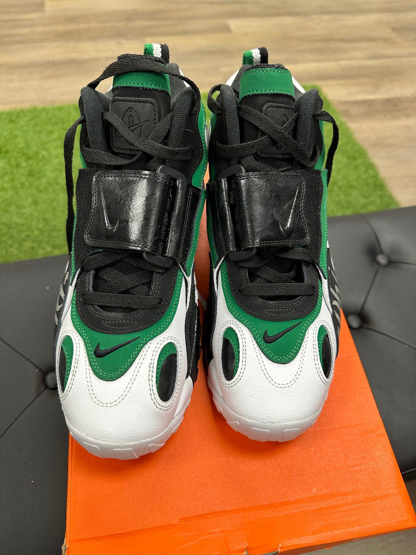 Nike Air Max Speed Turf Philadelphia Eagles - Size 12 (U)