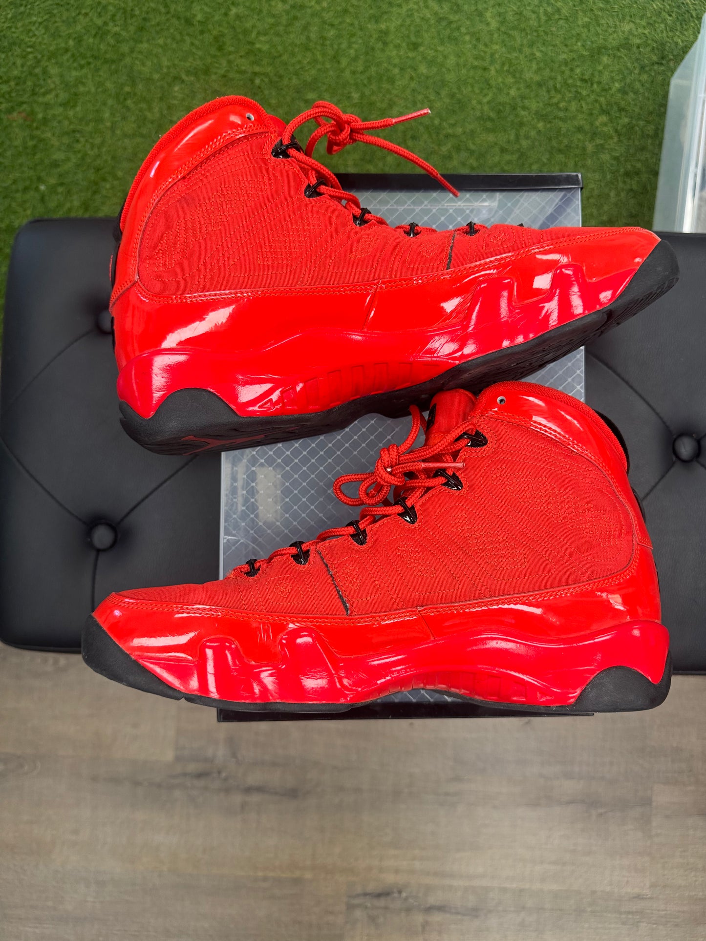 Jordan 9 Retro Chile Red - Size 10.5 (U)
