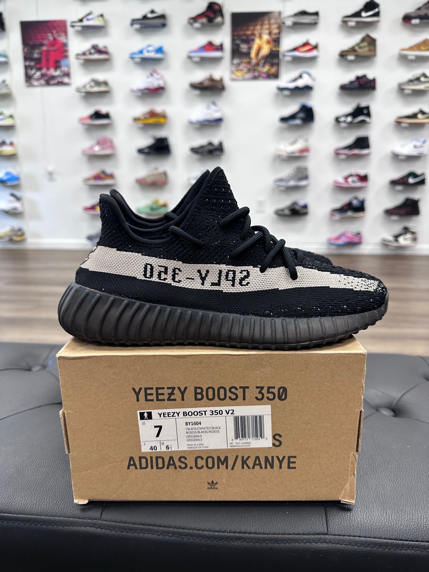 adidas Yeezy Boost 350 V2 Core Black White - Size 7 (U)