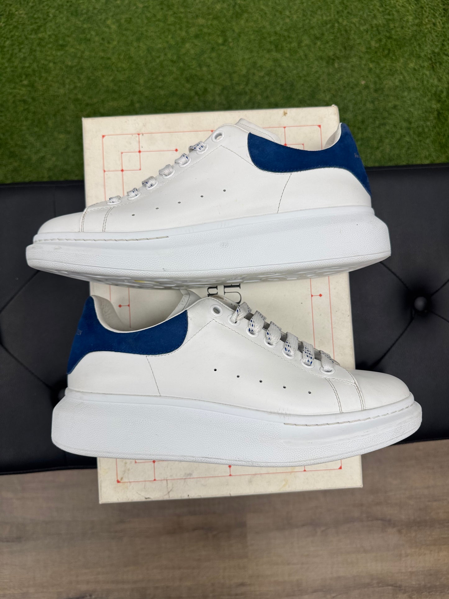 Alexander McQueen Oversized Paris Blue- Size 9 (U)