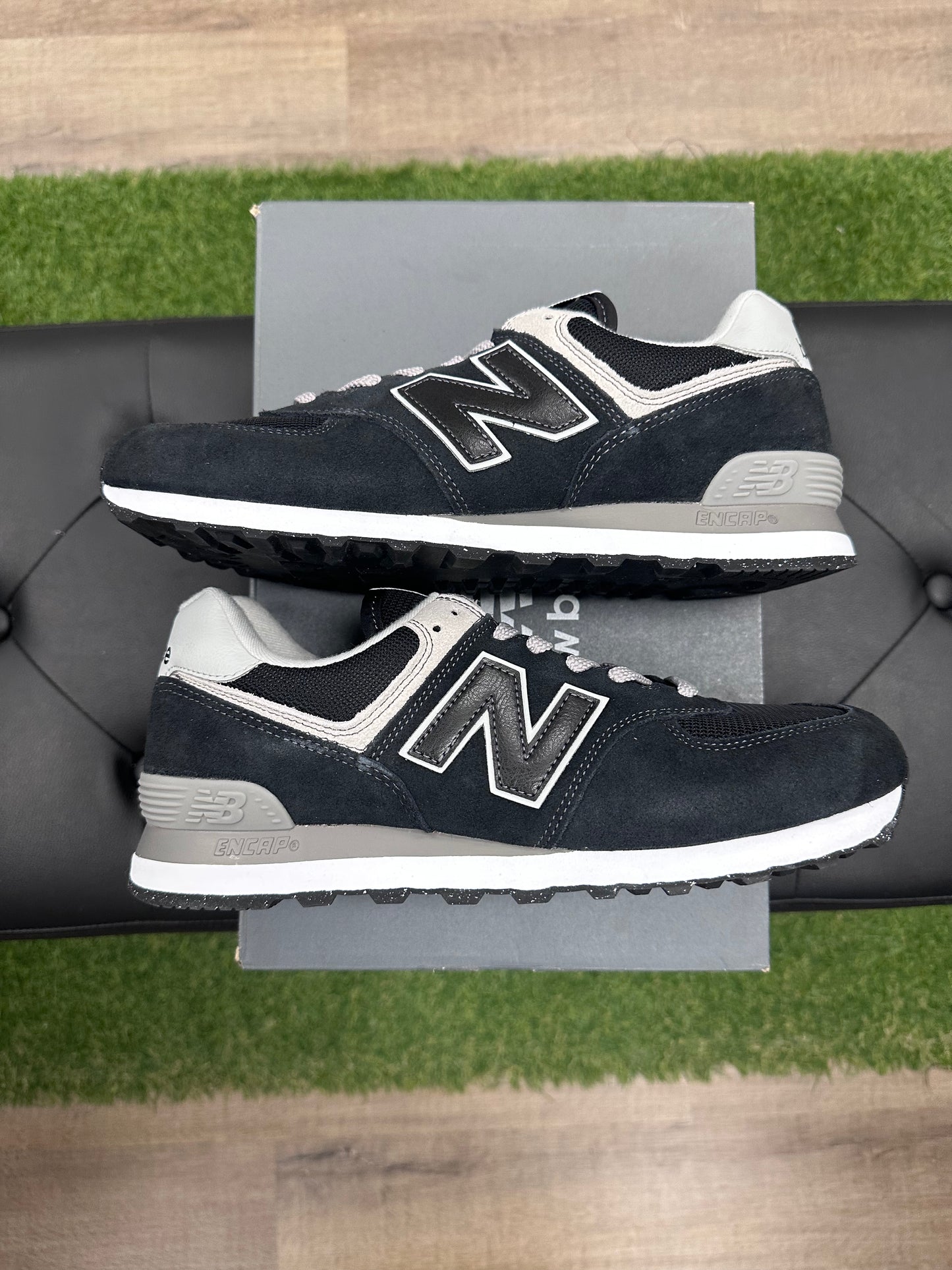 New Balance 574 Black White - Size 10