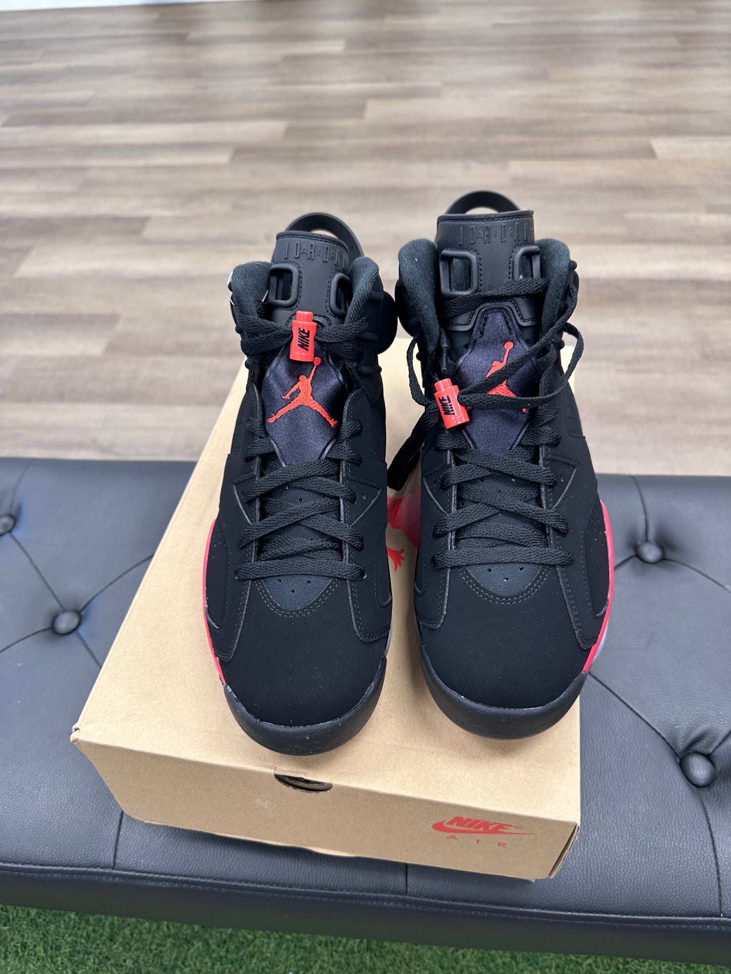 Jordan 6 Retro Infrared Salesman - Size 9.5 (U)