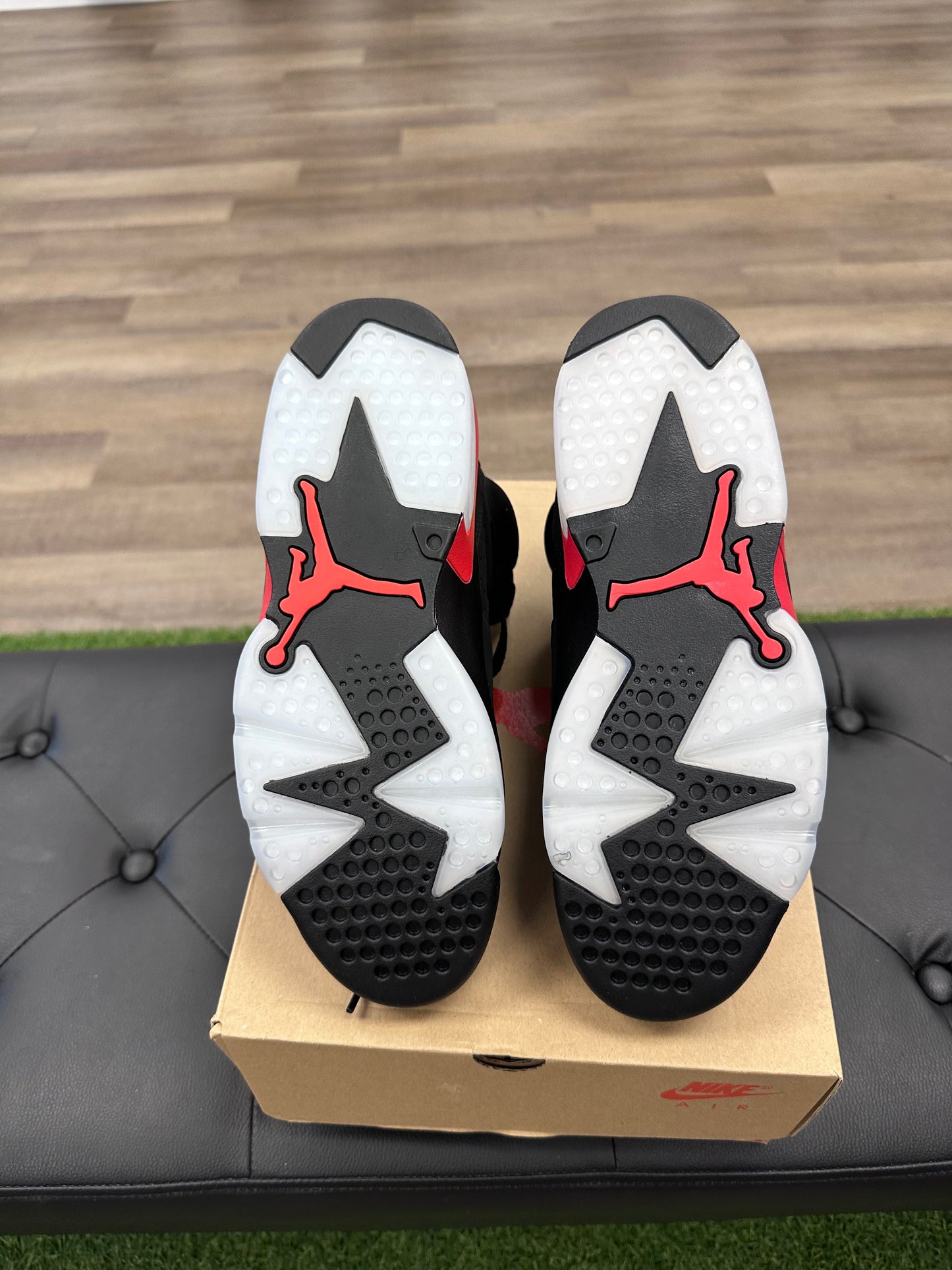 Jordan 6 Retro Infrared Salesman - Size 9.5 (U)