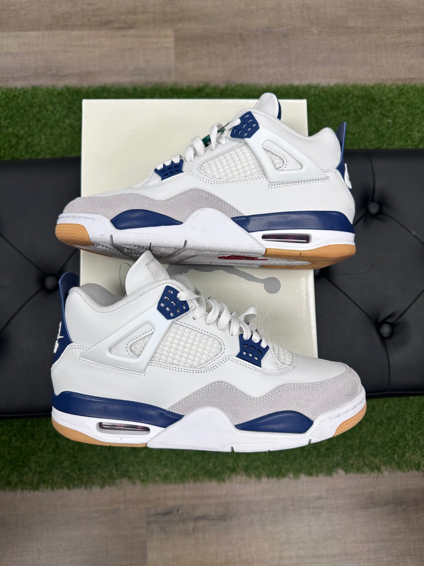 Jordan 4 Retro SB Navy - Size 9.5 (U)