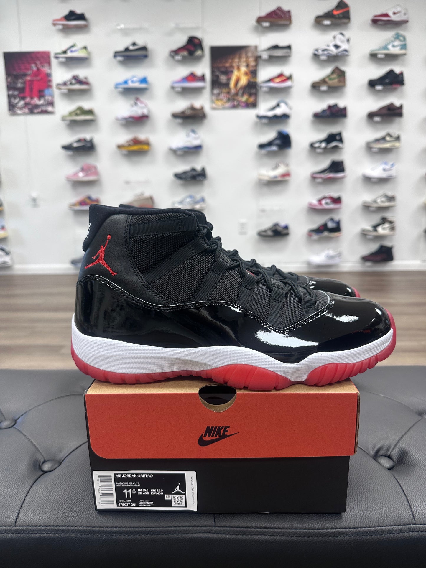 Jordan 11 Retro Playoffs Bred (2019) - Size 11.5