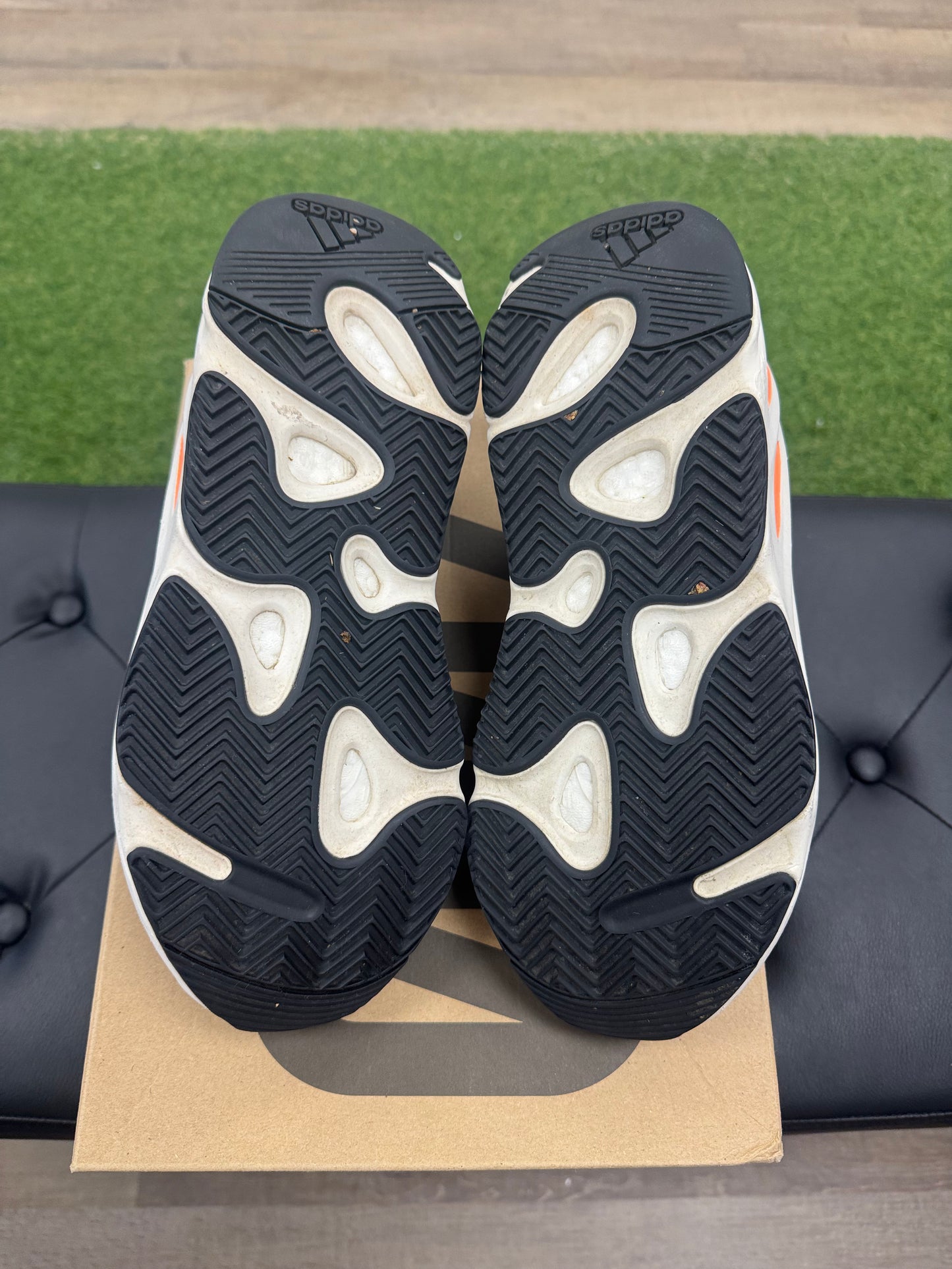 adidas Yeezy Boost 700 Wave Runner - Size 8.5 (U)