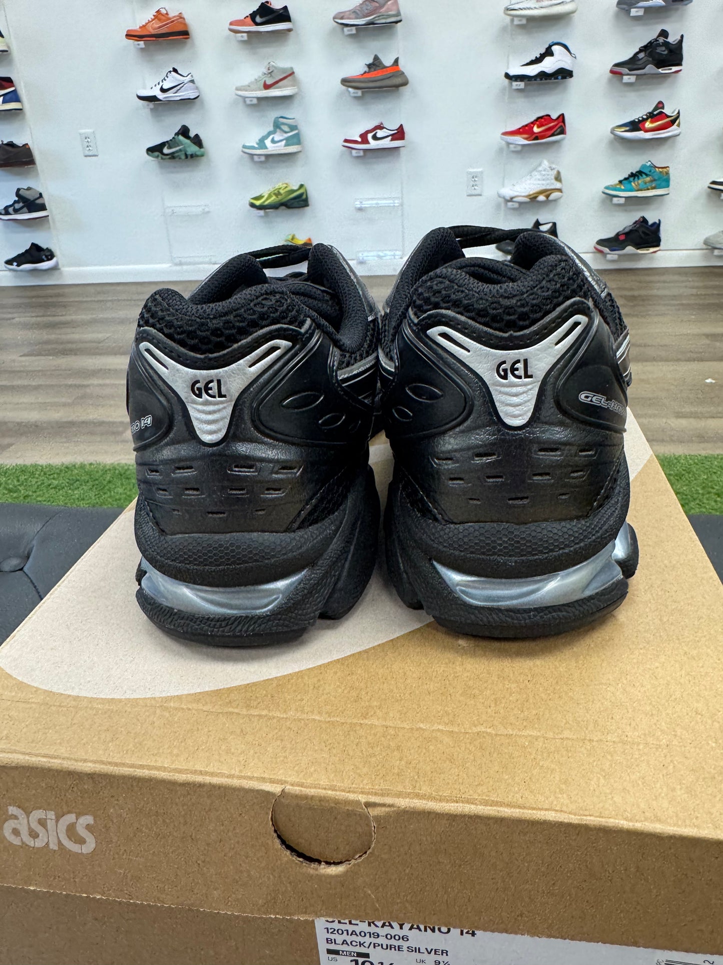 ASICS Gel-Kayano 14 Black Pure Silver - Size 10.5 (U)