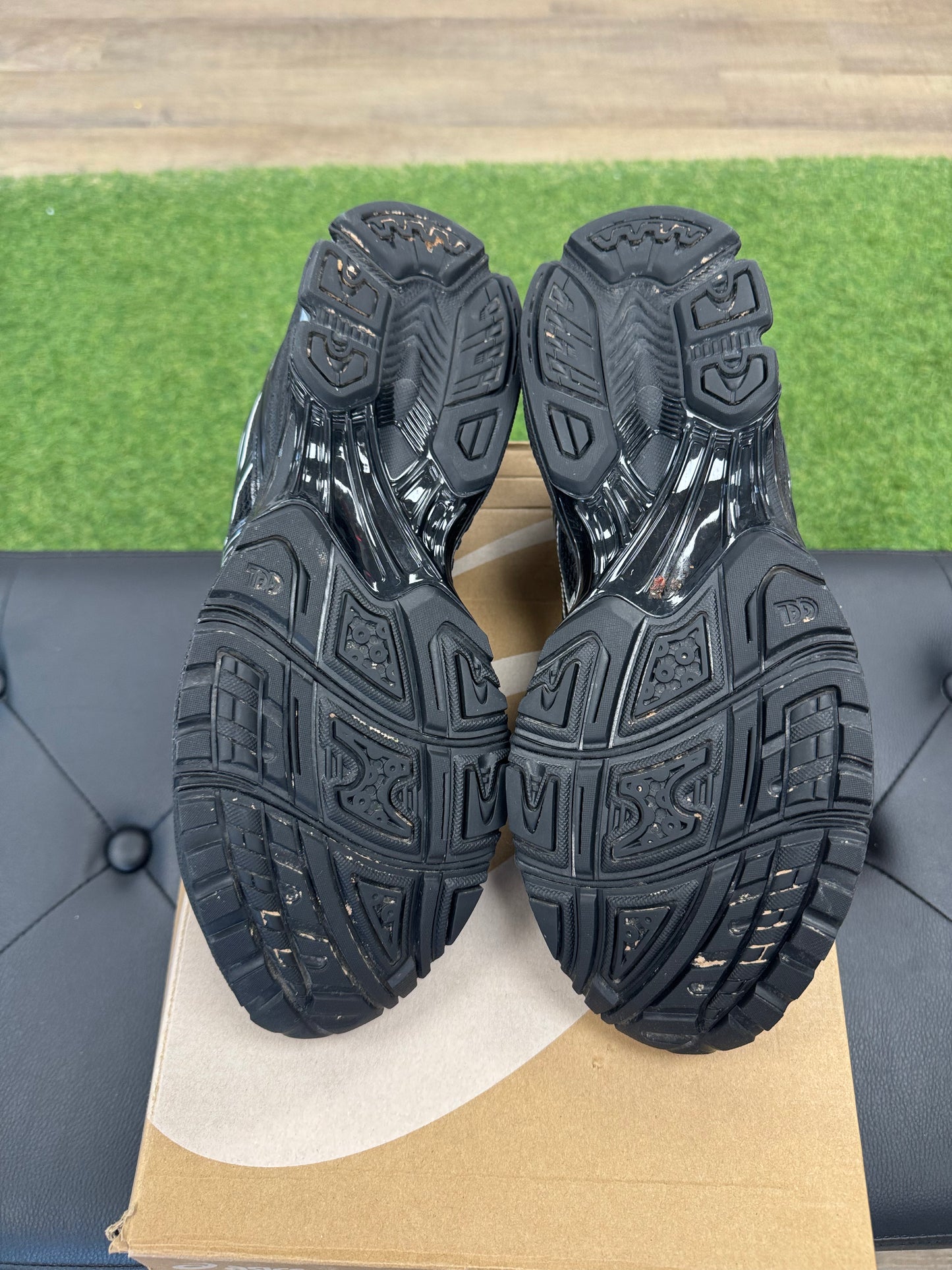 ASICS Gel-Kayano 14 Black Pure Silver - Size 10.5 (U)