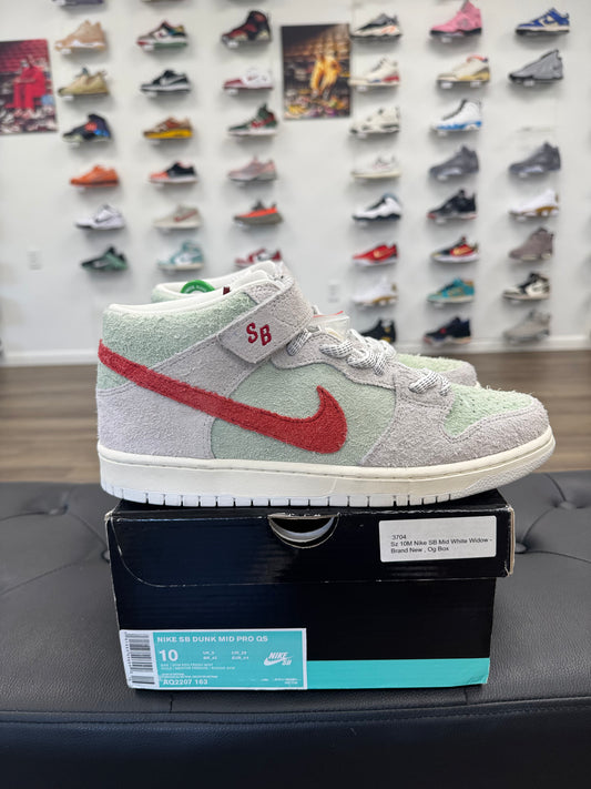 Nike SB Dunk Mid White Widow - Size 10