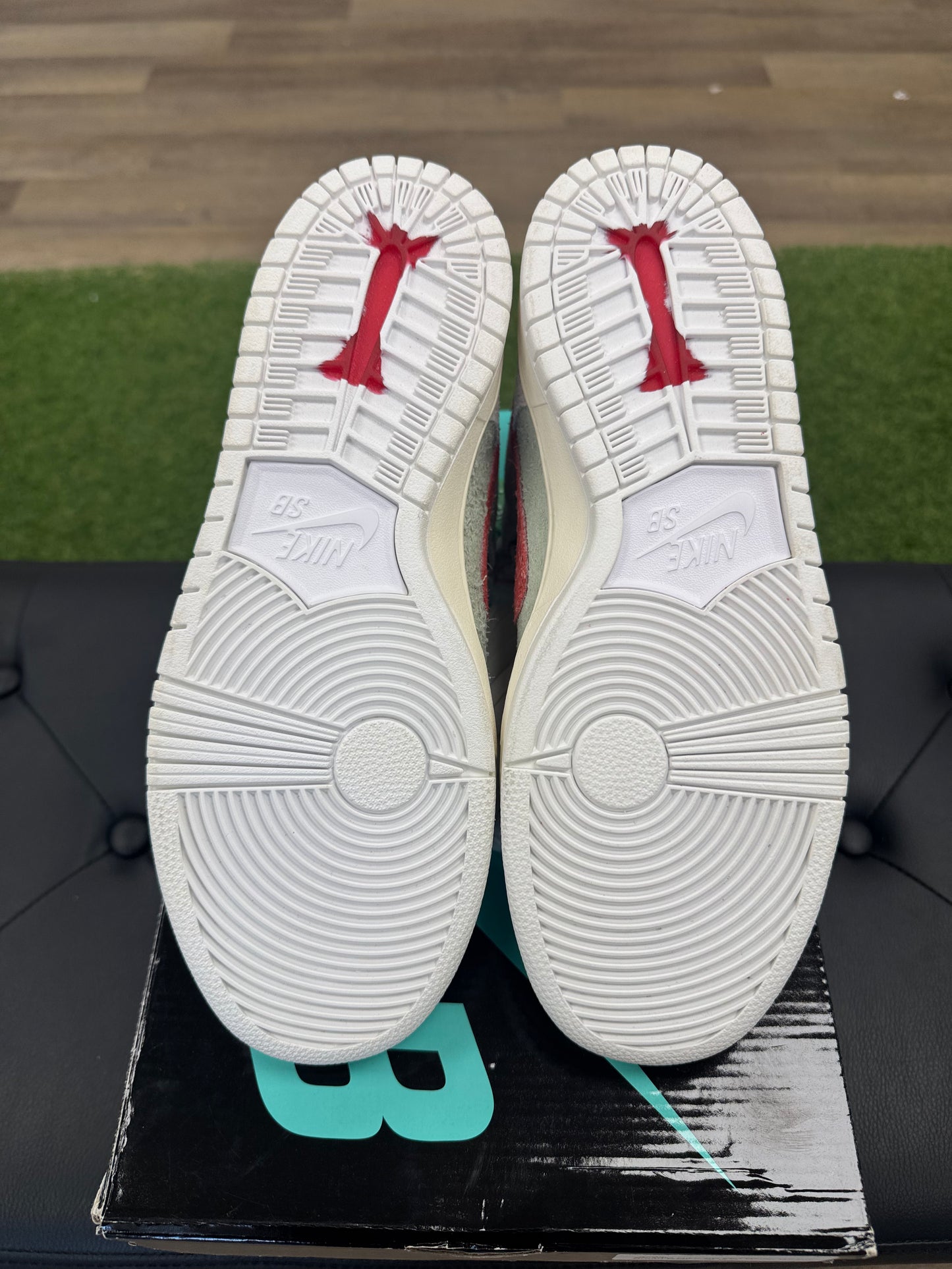 Nike SB Dunk Mid White Widow - Size 10