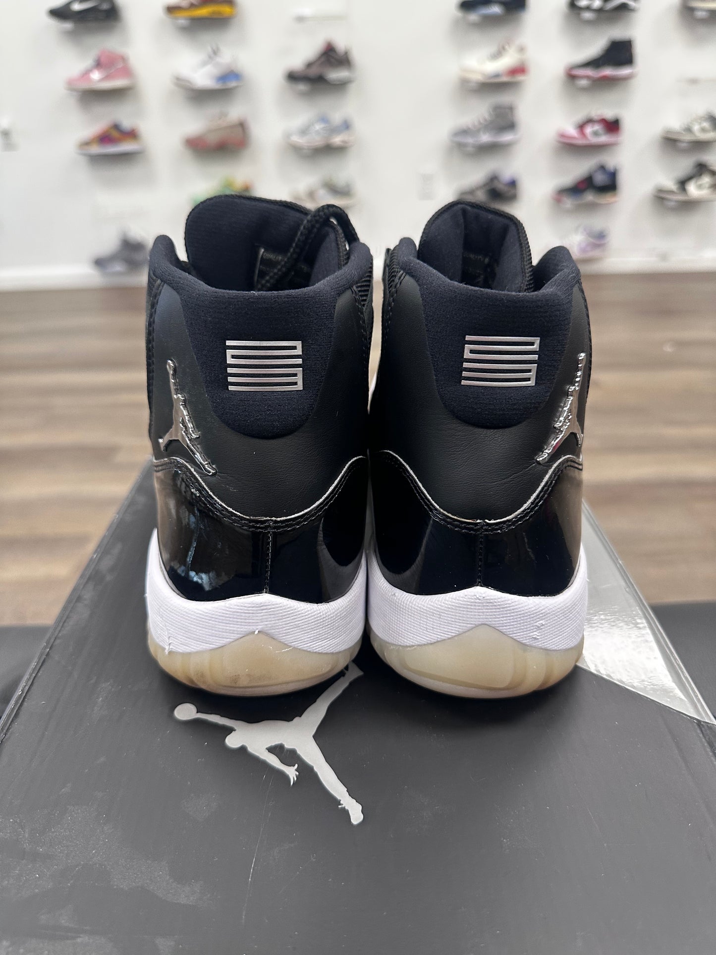 Jordan 11 Retro Jubilee 25th Anniversary - Size 11 (U)
