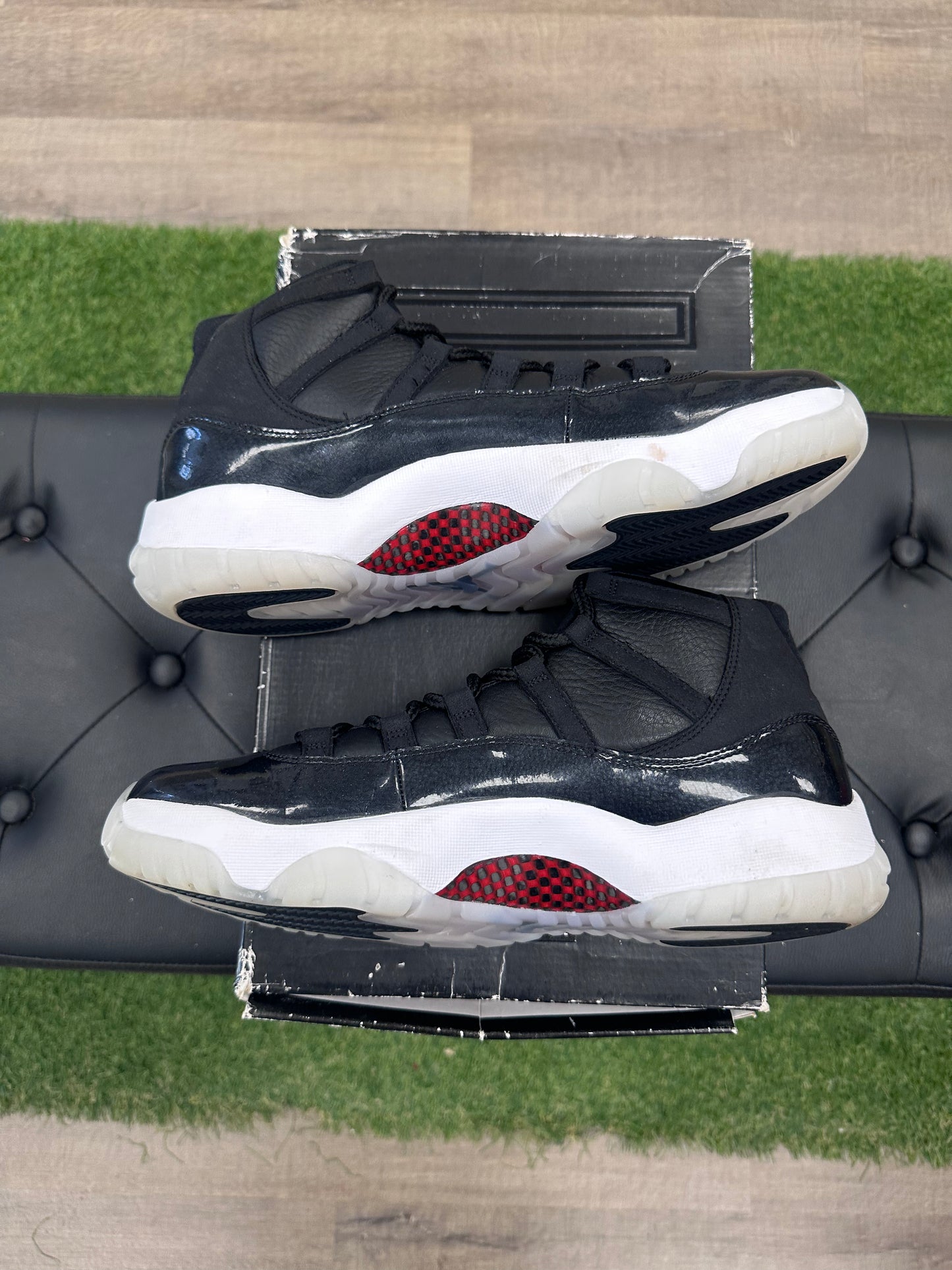 Jordan 11 Retro 72-10 - Size 11 (U)