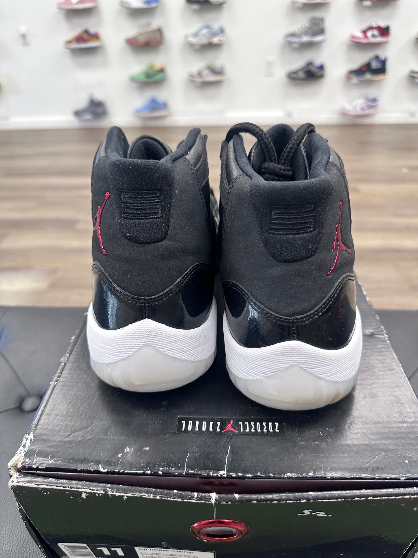 Jordan 11 Retro 72-10 - Size 11 (U)