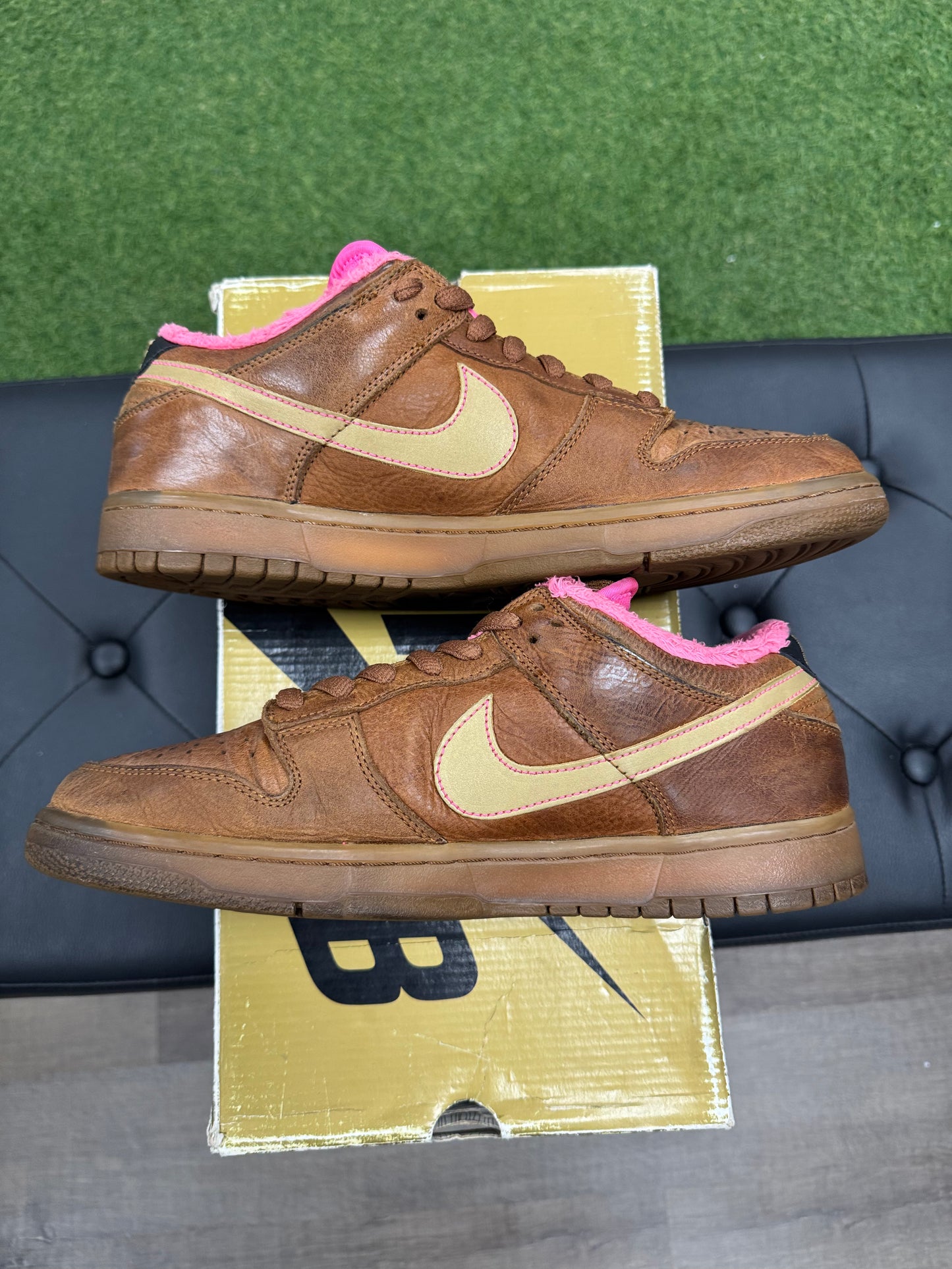 Nike SB Dunk Low Gibson Guitar Case - Size 11 (U)