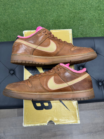 Nike SB Dunk Low Gibson Guitar Case - Size 11 (U)