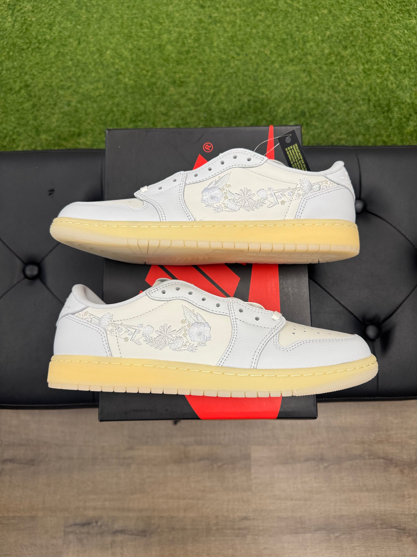 Jordan 1 Retro Low OG Rabbit Floral Swoosh - Size 10.5