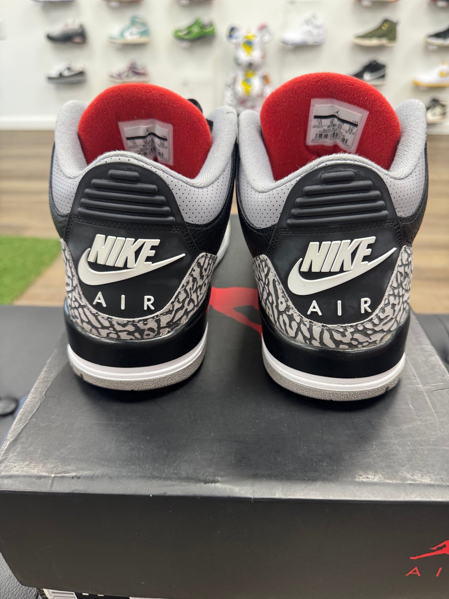 Jordan 3 Retro Black Cement (2018) - Size 11 (U)