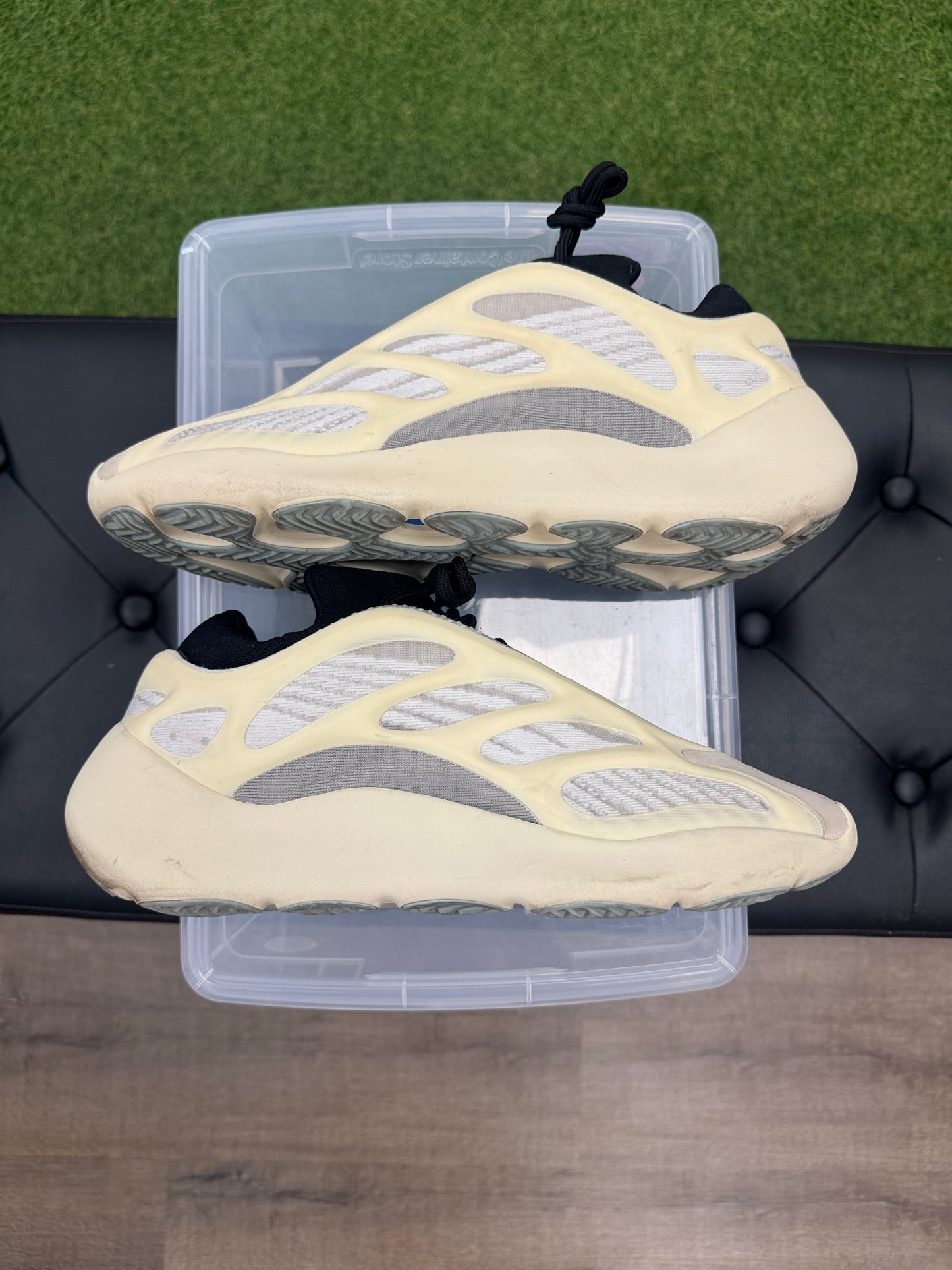 adidas Yeezy 700 V3 Azael - Size 10 (U)