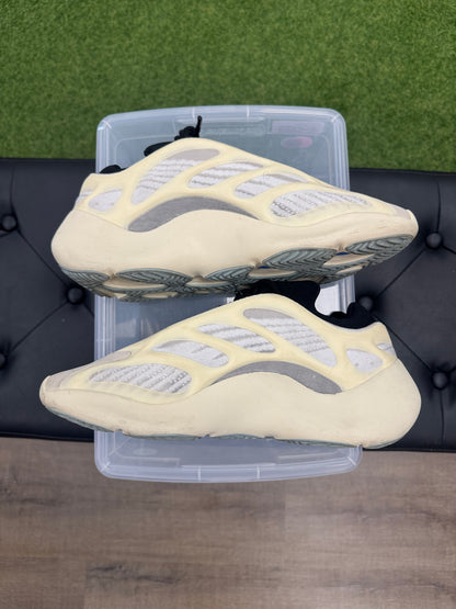 adidas Yeezy 700 V3 Azael - Size 10 (U)