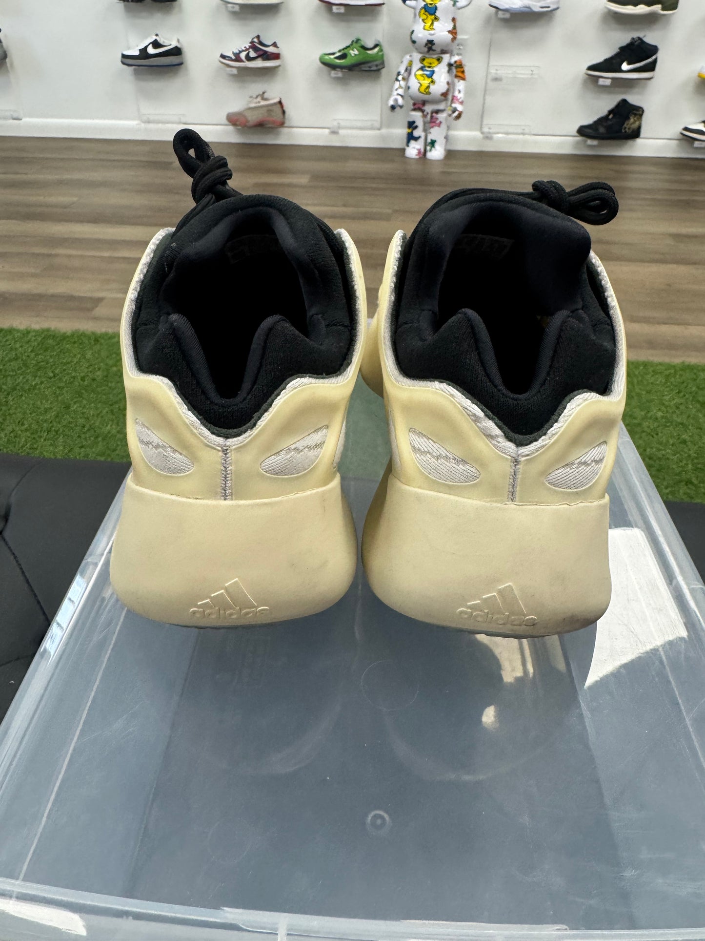 adidas Yeezy 700 V3 Azael - Size 10 (U)