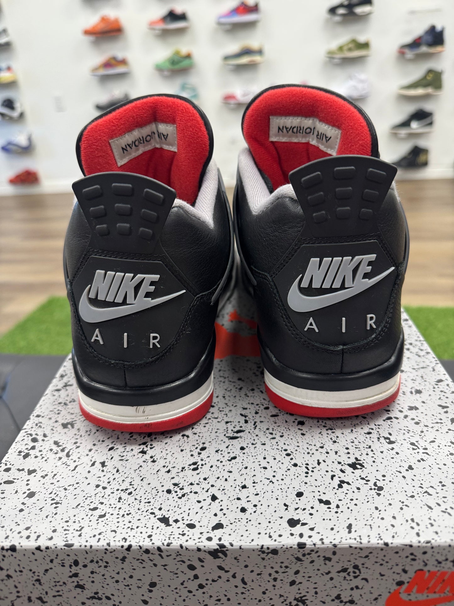 Jordan 4 Retro Bred Reimagined - Size 10.5 (U)