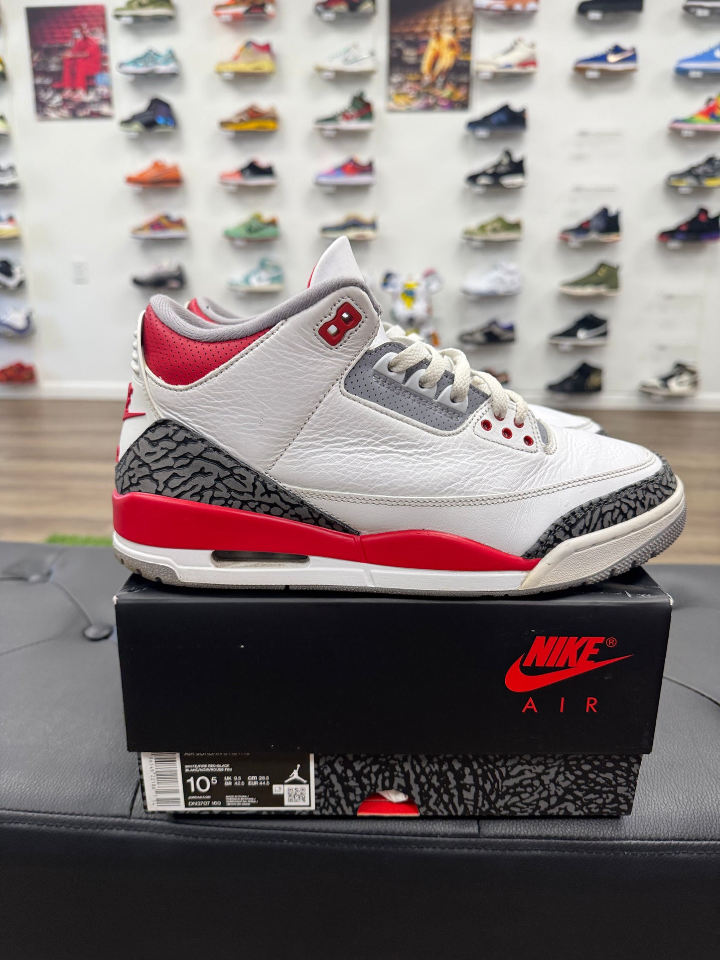 Jordan 3 Retro Fire Red (2022) - Size 10.5 (U)