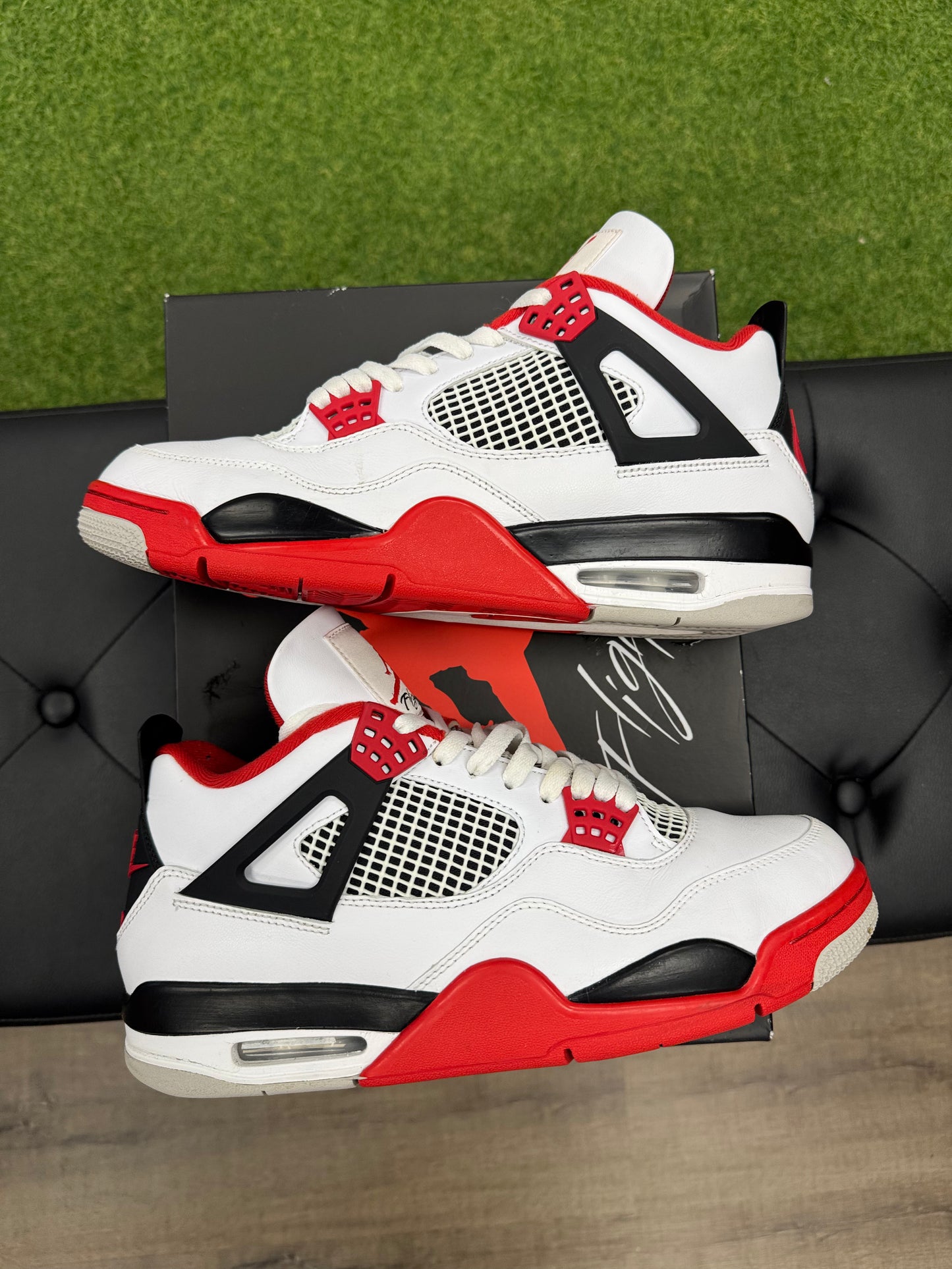 Jordan 4 Retro Fire Red (2020) - Size 10.5 (U)