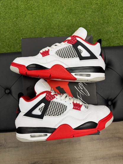 Jordan 4 Retro Fire Red (2020) - Size 10.5 (U)