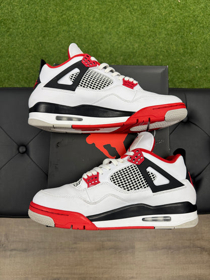 Jordan 4 Retro Fire Red (2020) - Size 10.5 (U)
