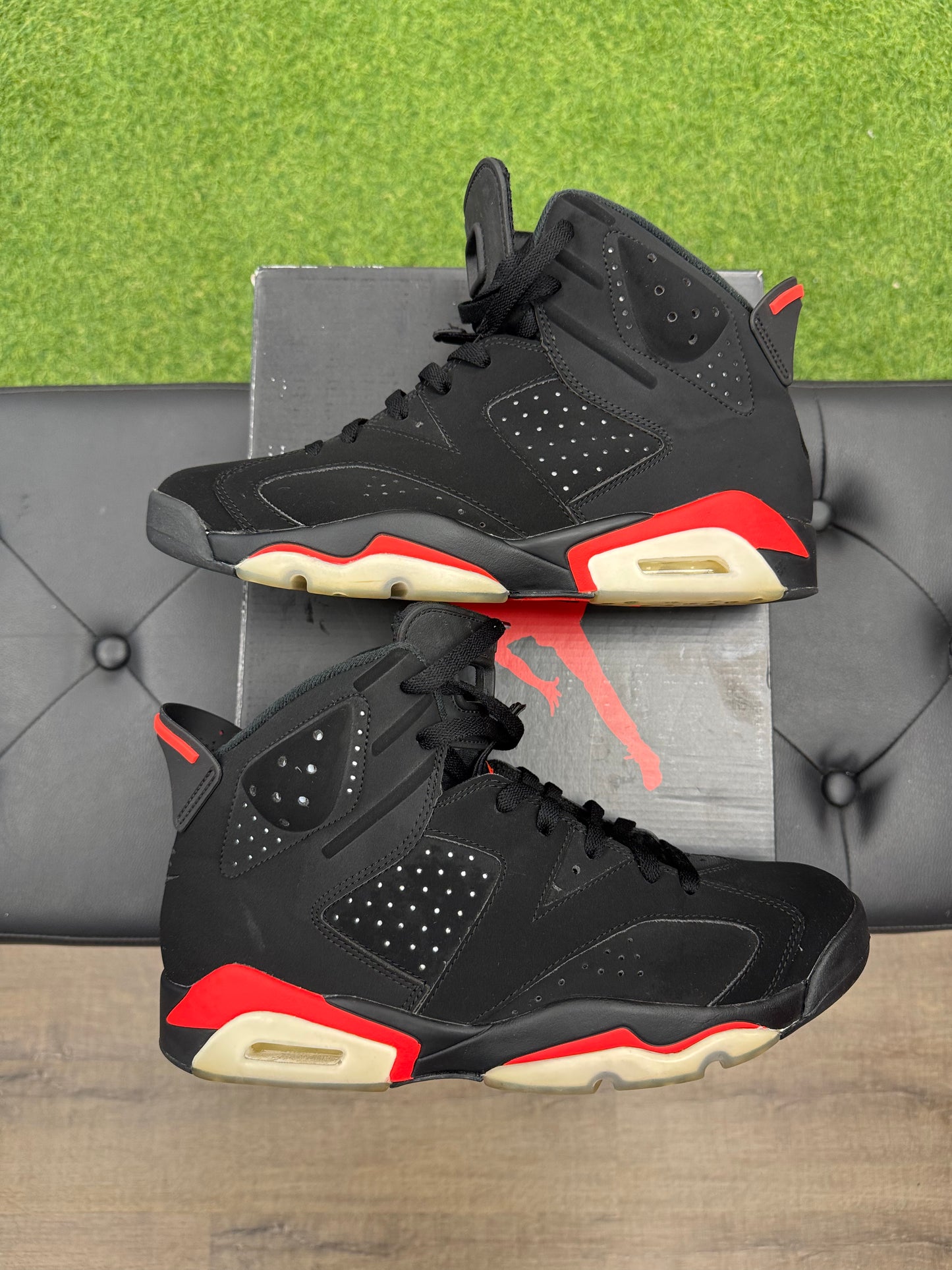 Jordan 6 Retro Black Infrared (2019) - Size 10.5 (U)