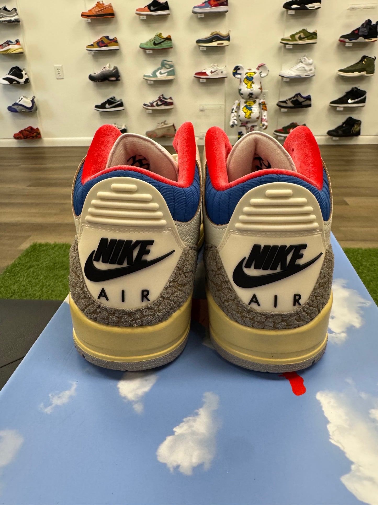 Jordan 3 Retro Seoul 2.0 - Size 10.5 (U)