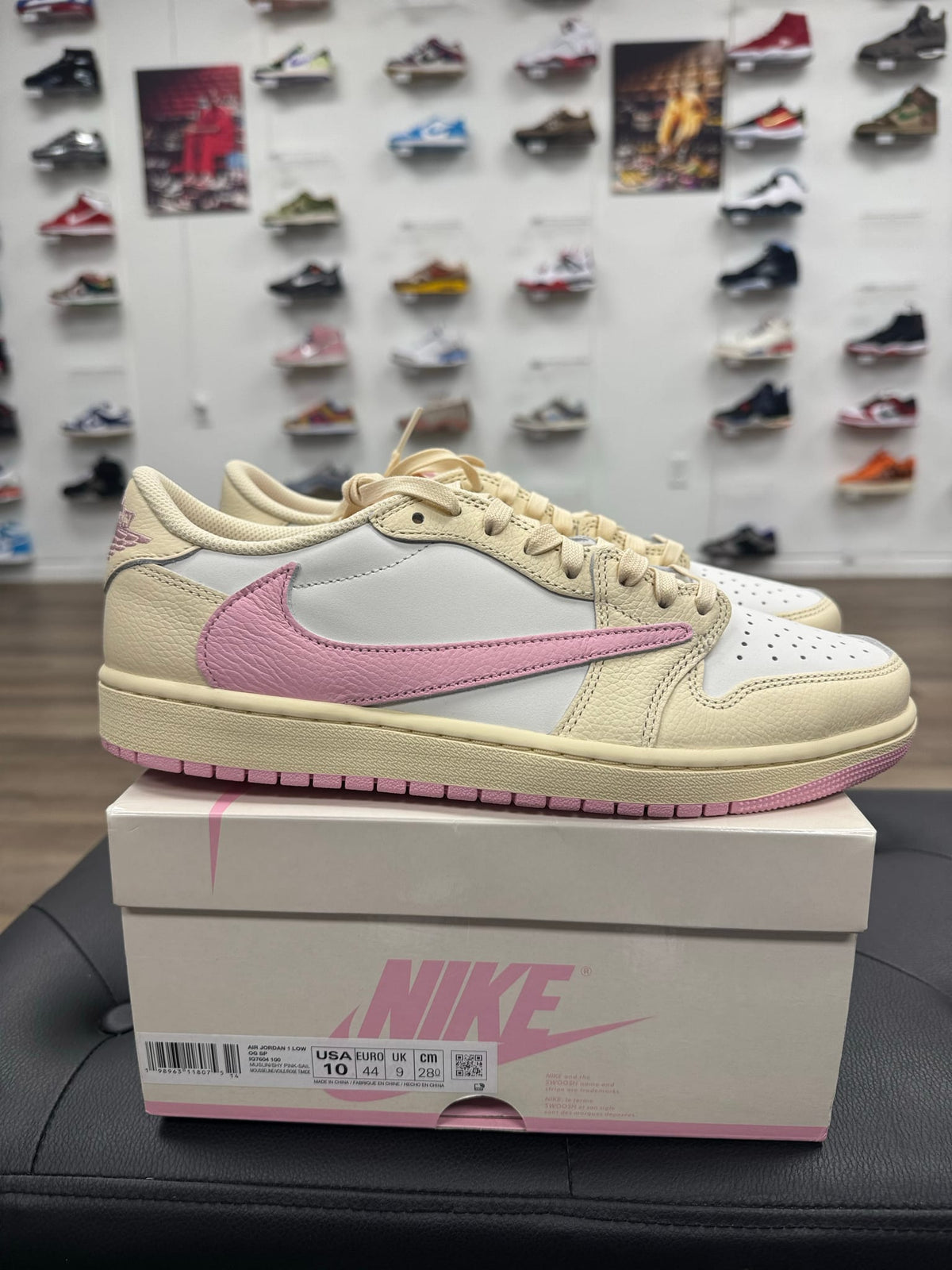 Jordan 1 Retro Low OG SP Travis Scott Shy Pink
