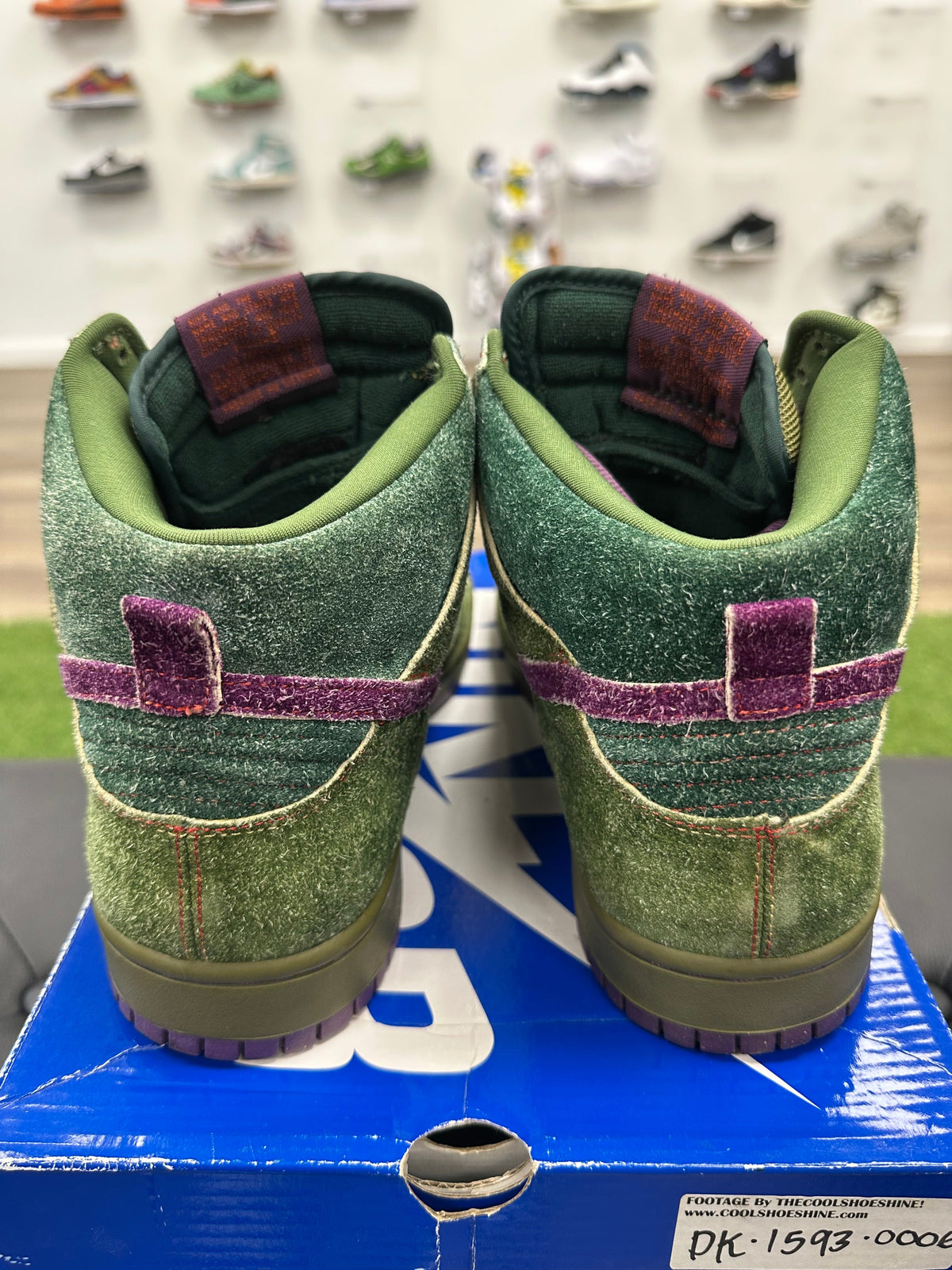 Nike SB Dunk High Skunk 420