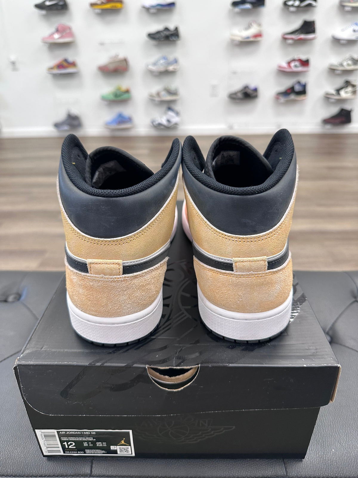 Jordan 1 Mid SE Flight Club